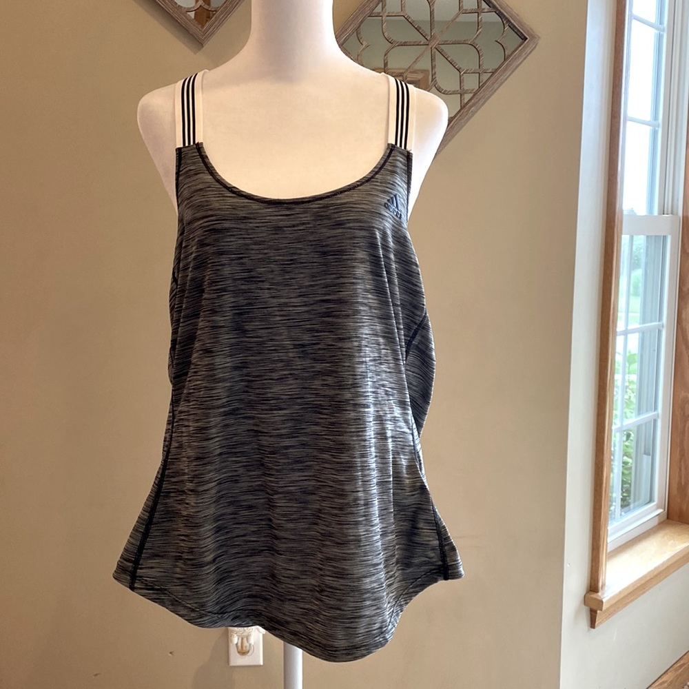 Women’s Adidas size Large, cross back, key hole tank top.